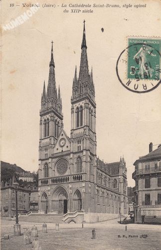 010 Voiron (Is&egrave;re) la Cath&eacute;drale Saint-Bruno, style ogival de XIIIe si&egrave;cle