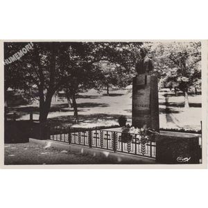 Monument Docteur Valois héros de la résistance
