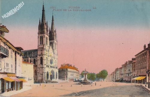 1231 Voiron place de la R&eacute;publique LL