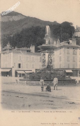 143 le Dauphin&eacute; Voiron place de la R&eacute;publique LL