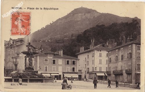 Voiron place de la R&eacute;publique
