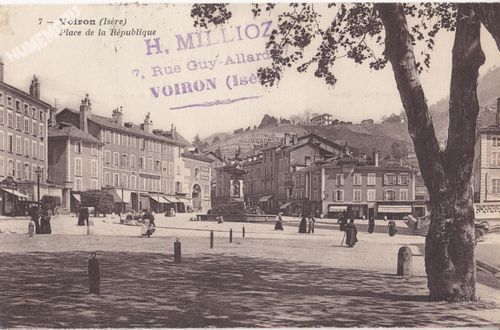 007 Voiron (Is&egrave;re) place de la R&eacute;publique