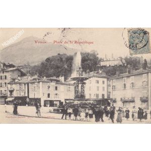 Voiron place de la R&eacute;publique