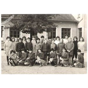 charavines : &eacute;cole Saint Joseph env 1960