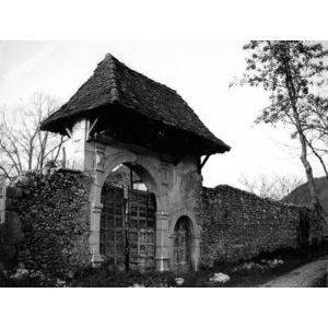 Porche maison forte