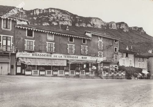 I 21663 la Buisse (Is&egrave;re) brasserie de la terrasse