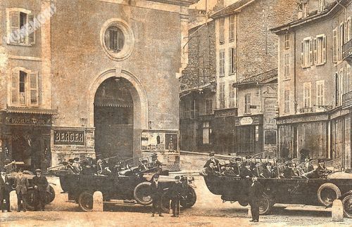 d&eacute;part de la fanfare de voiron pour aiguebelette en 1958