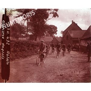PV 432 ABLAIN cyclistes Anglais BBC