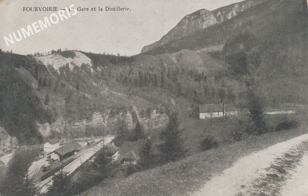 Grande Chartreuse Fourvoirie la gare et la distillerie