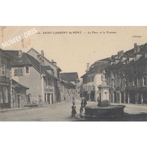 Saint Laurent du Pont- la Place et la fontaine