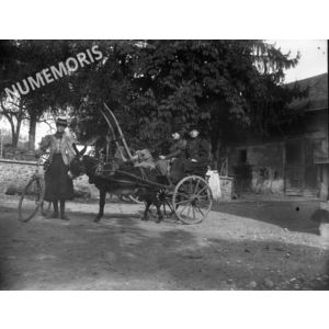 PV montferrat chateau ane caleche 1900env VAM