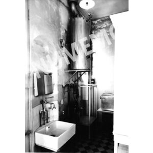 buanderie avec chauffe-eau